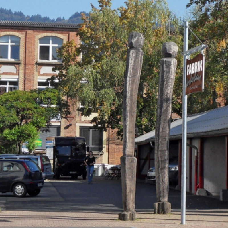 Der Hof und das Gebäude der FABRIK für Handwerk, Kultur und Ökologie e. V. Der Hof und das Gebäude der FABRIK für Handwerk, Kultur und Ökologie e. V.
